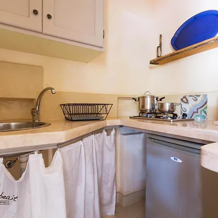 مكان تخييم Torre Sabea غالّيبولي