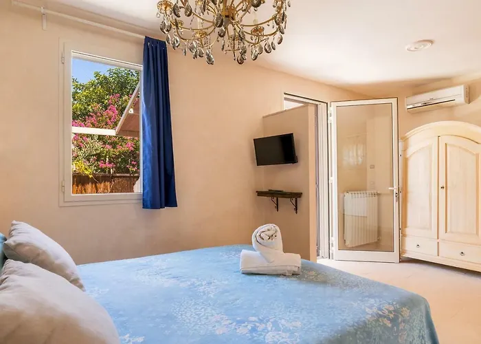 托雷尚贝雅露营地